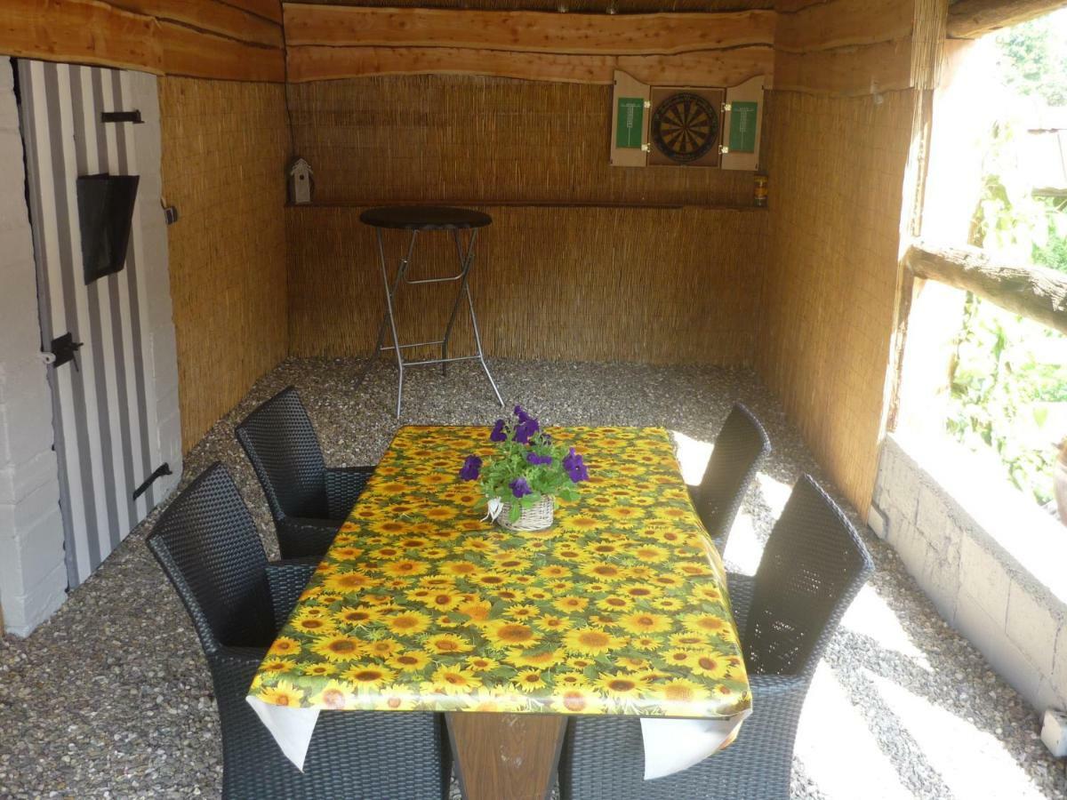 Hoeve Mingels Banholt Bagian luar foto